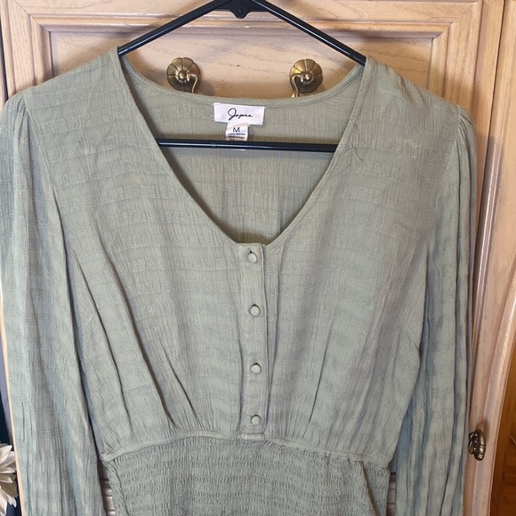 Japna Green Blouse - Picture 3 of 6